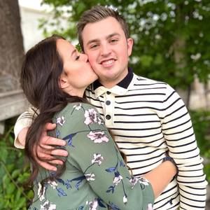 Meet your Posher, Adria